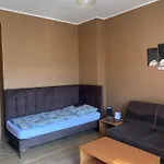 Kadar Kro *