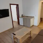 Kadar אורחן