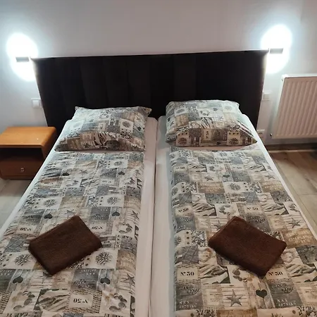 Kadar Πανδοχείο *